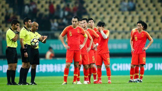 国足vs泰国直播完整视频，昨晚熬着夜看完，有些话不吐不快